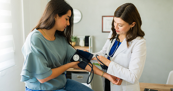 LA IMPORTANCIA DEL CONTROL DE LA PRESIÓN ARTERIAL… SIN IMPORTAR LA EDAD…